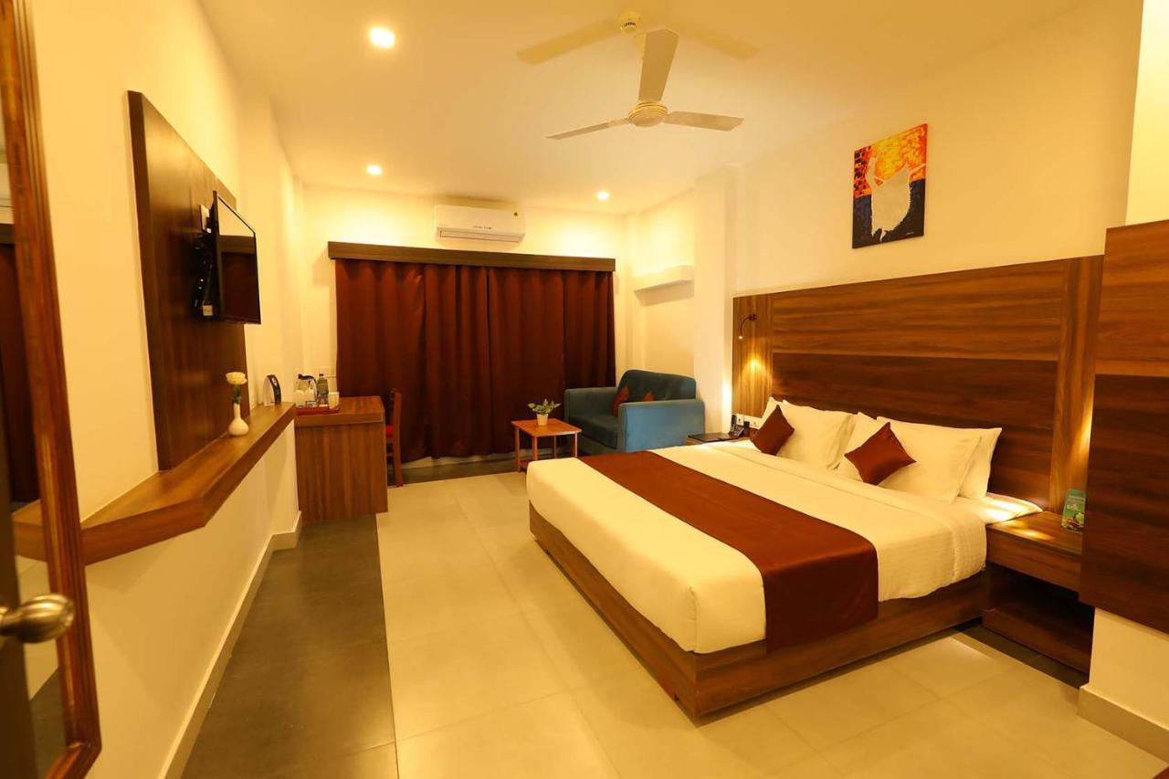 Hotel La Serene Mattannur Mattanur Bagian luar foto