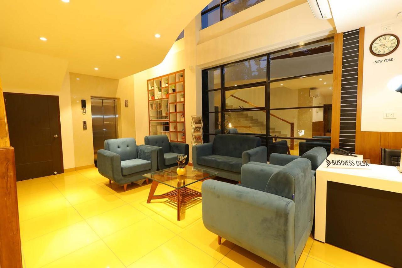 Hotel La Serene Mattannur Mattanur Bagian luar foto