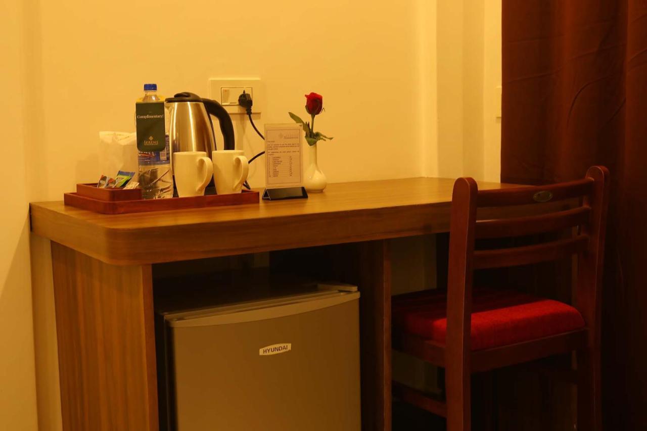 Hotel La Serene Mattannur Mattanur Bagian luar foto