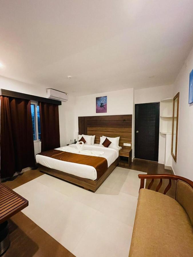Hotel La Serene Mattannur Mattanur Bagian luar foto